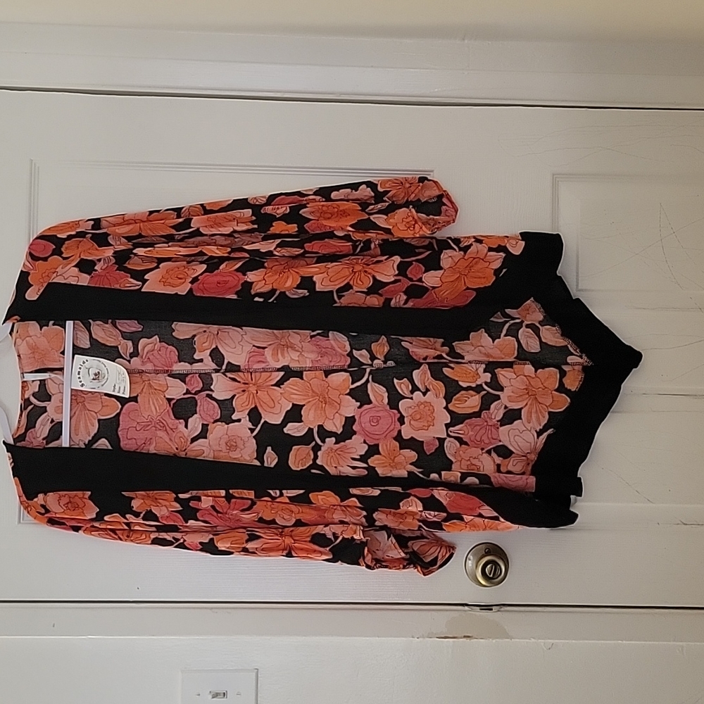 Cover-up - Picture 2 of 2